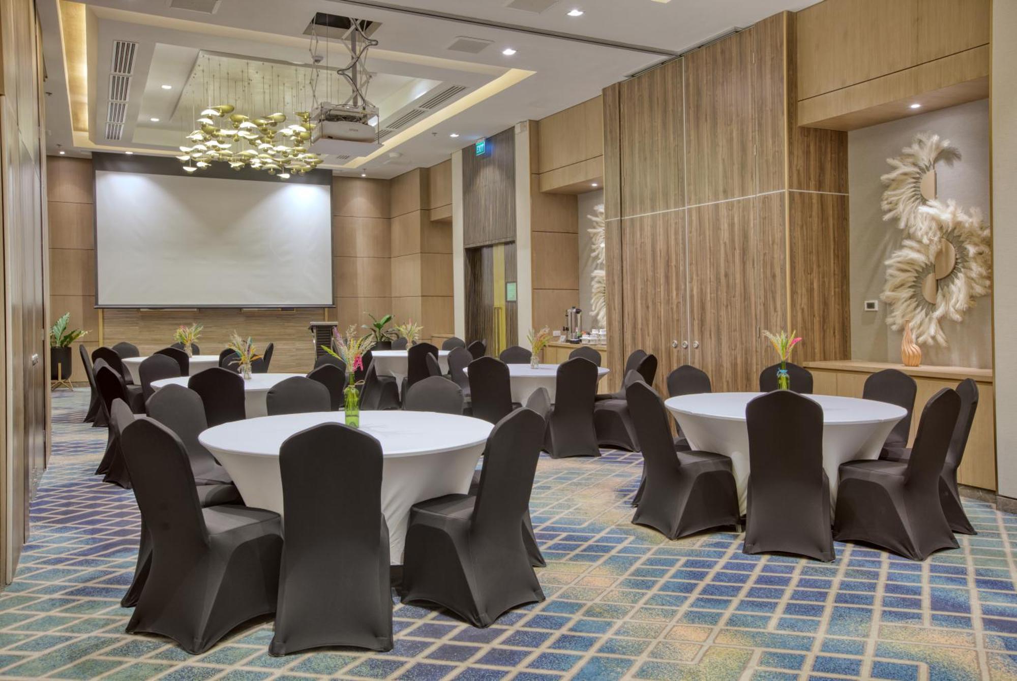 Belmont Hotel Mactan Lapu-Lapu City Exterior foto